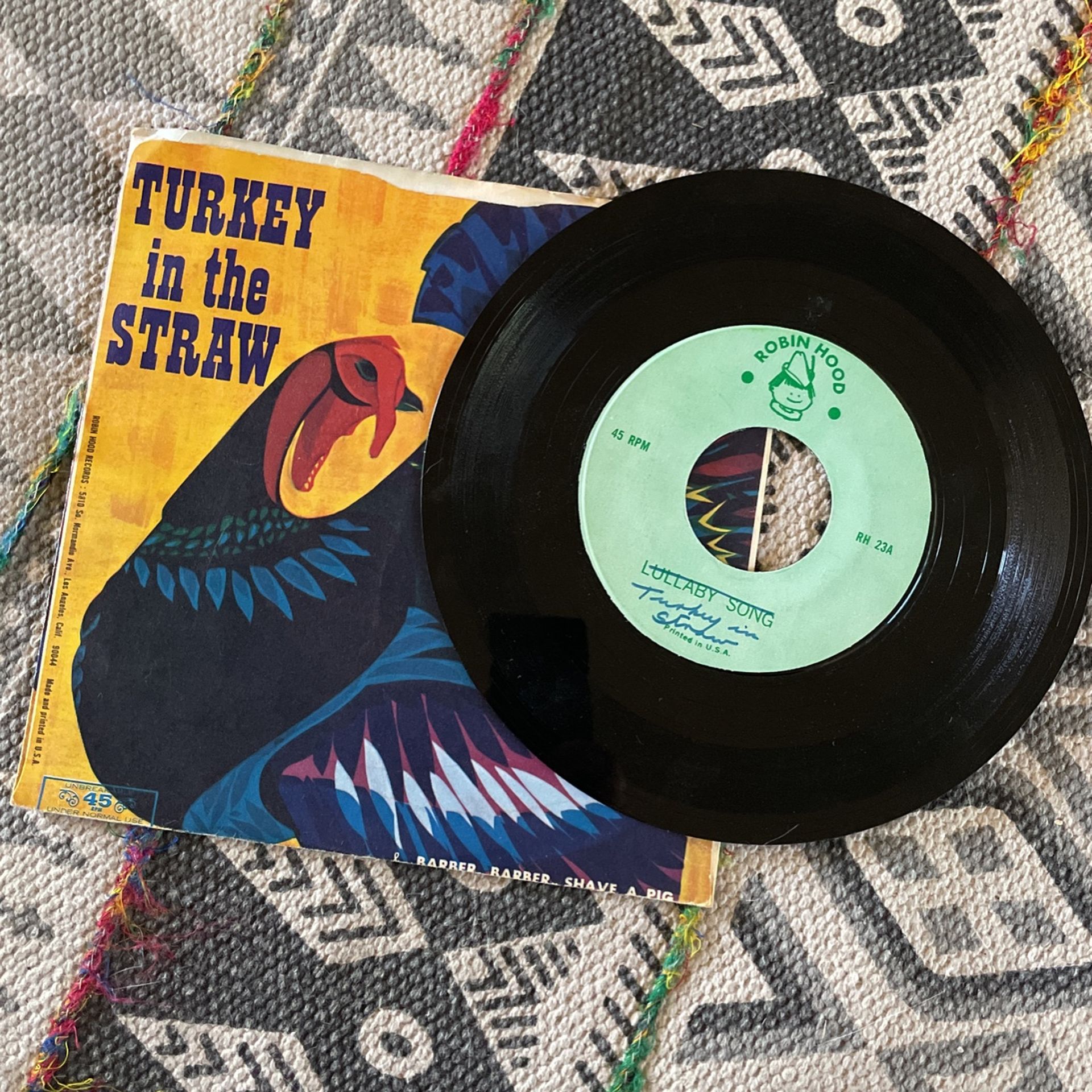 VINTAGE MID CENTURY CHILDREN’S RECORD ** MISLABELED ERROR ❗️ MISPRINT LABEL **COLLECTIBLE VINYL