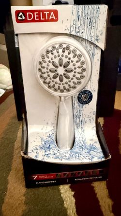 Handheld Showerhead with 7 spray settings.