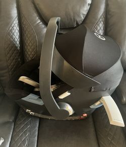 Cybex Aton 5 Deep Black
