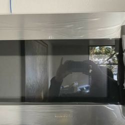 Samsung & Whrilpool 30in Microwave Open Box Unit Up to 50% Off