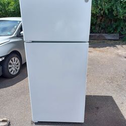 Refrigerator Like New, 1749 E Main St Bridgeport Connecticut