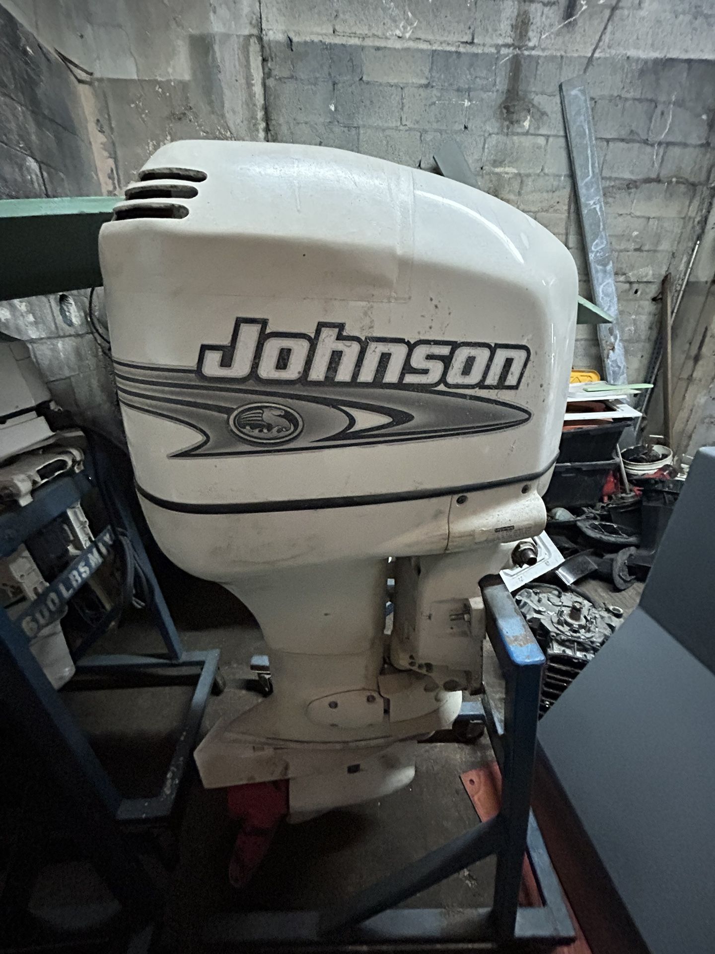 2001 Johnson 150 HP Outboard 2 Stroke Motor