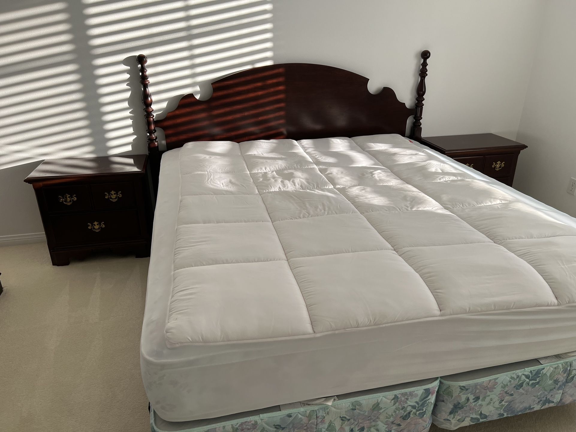 GORGEOUS Wood King Bed Frame, Dresser And 2 Nightstands