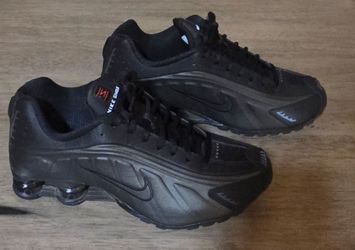 Nike Shox R4