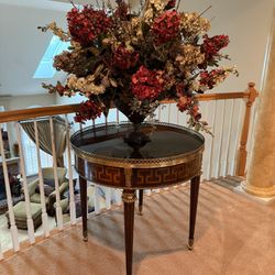 Round End/Side Table