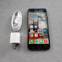 iPhone 7 - UNLOCKED - Like New