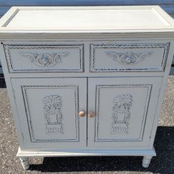 (FREE DELIVERY) Pier 1 Imports Entry Way Table 