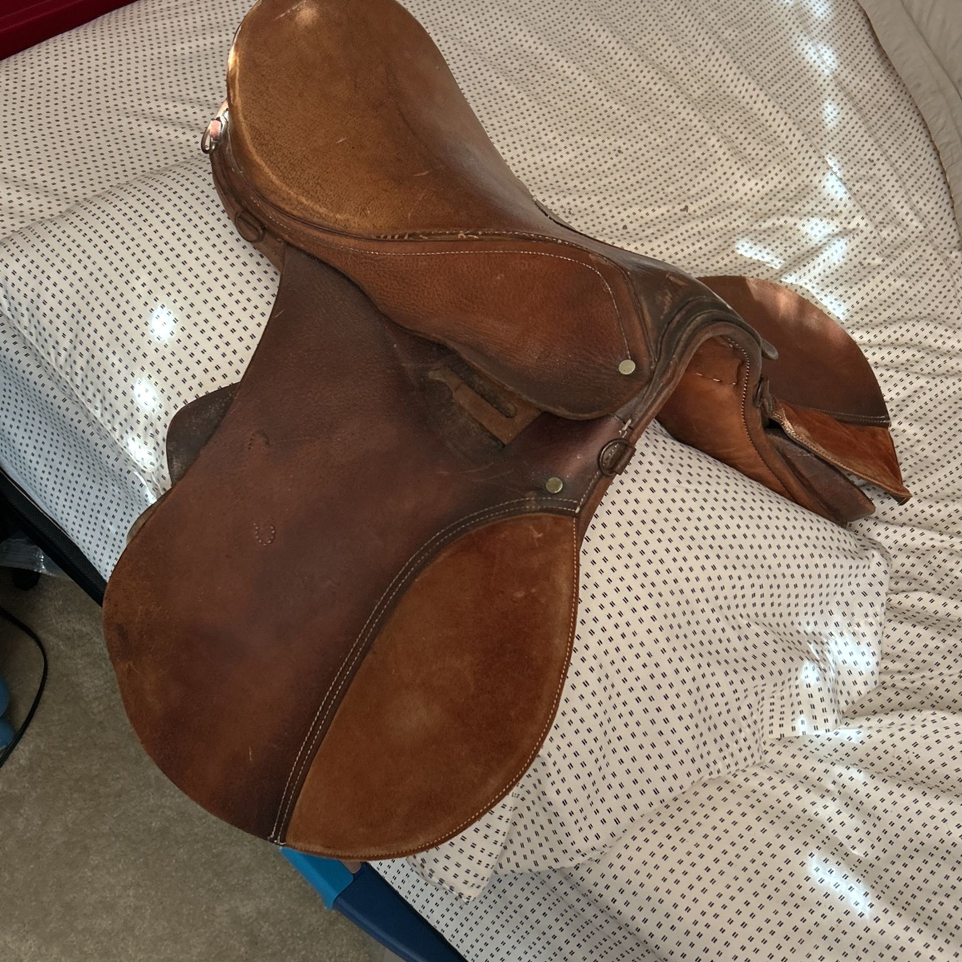 Vintage Cortina Leather saddle