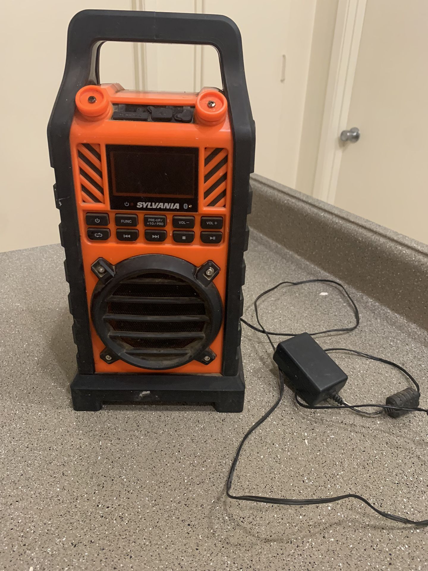 SYLVANIA SP303 ORANGE Bluetooth Outdoor Water-Resistant Speaker & UPG C 24 PK  