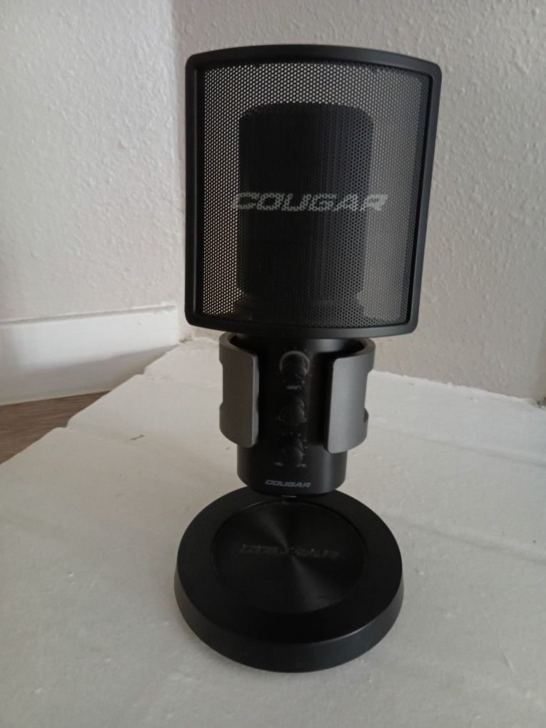 COUGAR GAMING MICROPHONE