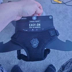Canada Pooch Harness For Dogs (Small) 