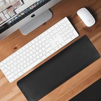 APPLE MAGIC MOUSE AND KEYBOARD
