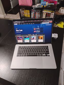 Apple MacBook Air M5  24 gb 1 Tb Pro 15-inch Laptop