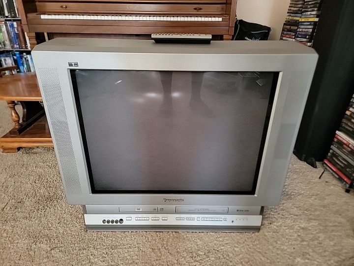 Panasonic Triple Play 27" Combo TV/DVD/VCR Retro Gaming CRT Television PV-DF2703