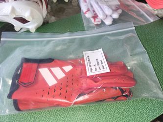 New Football Gloves  20 Each Xl