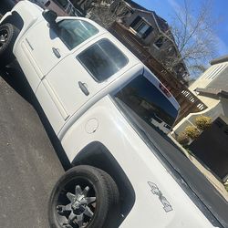 Chevy Silverado 1500 4 DOOR 4X4