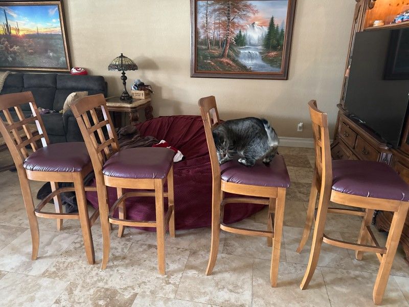 4 Bar Stools