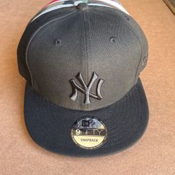 New York Yankees Snapback Hat $35
