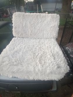 Fuzzy twin bed chair