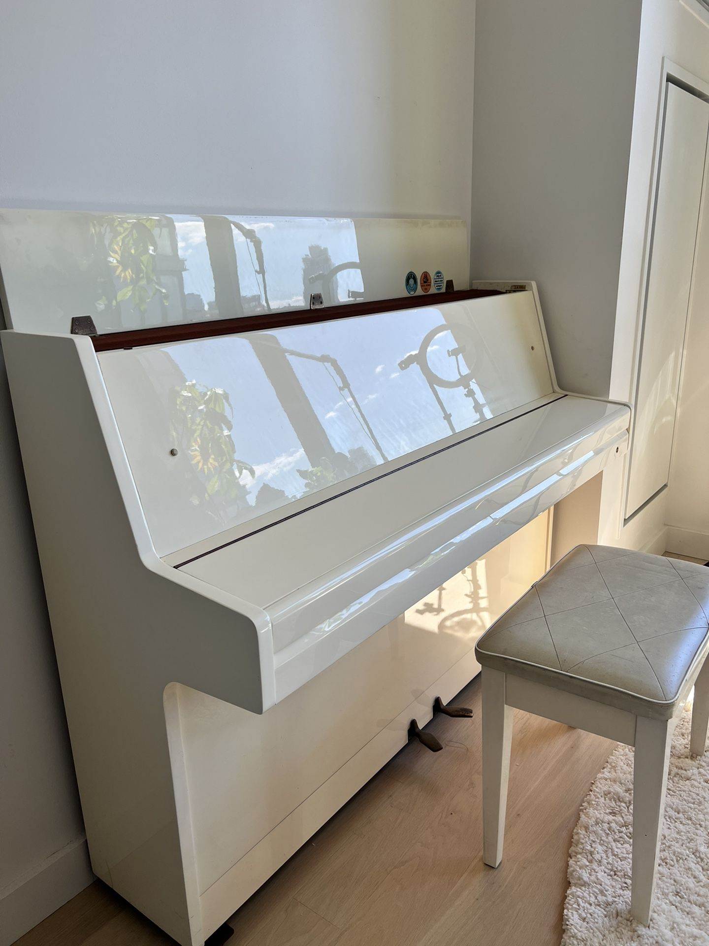 SAMICK UPRIGHT PIANO, POLISHED WHITE $1,500 (Price Negotiable)