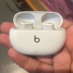 Beats Studio Buds 