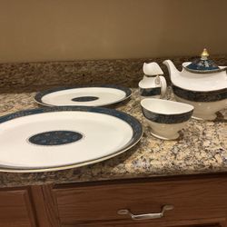 Royal Doulton Fine Bone China Serving Pieces –   Carlyle Pattern