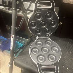 Brand New Mini Donut Maker – HUAYU SW-228D — Never used — No original box — $25 Brand new, never used mini donut maker (model SW-228D, AC120V 60Hz 760