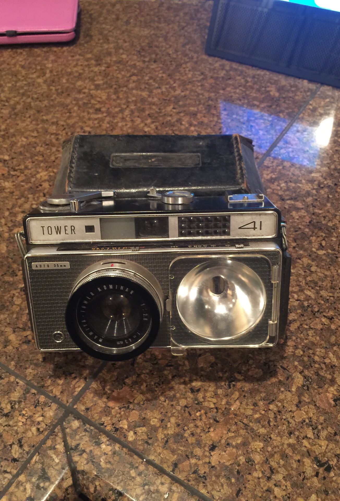 Antique camera (tower 41 / 35 mm