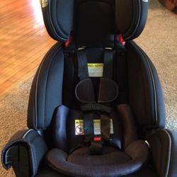 Graco Grows4Me 4-in-1 Car Seat, Convertible Infant to Toddler Car Seat and Booster, West Point Design, for 10 Years of Safe, Comfortable Journeys