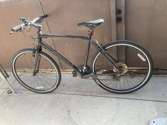 Black Aluminum GiantHybrid Bike