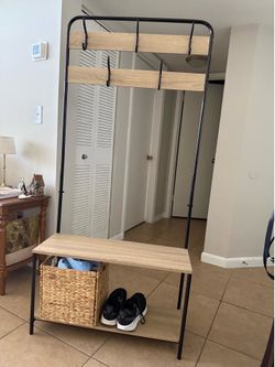 Entryway shoe bench with hooks