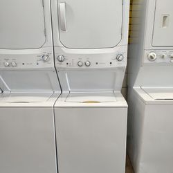 GE Stackable Electric 220v Washer Dryer Super Larga CapacityI n Excellent Working Condition 