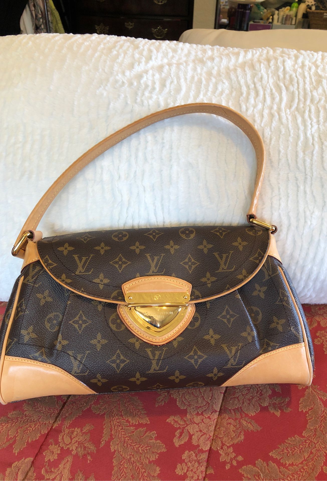 Authentic Louis Vuitton monogram Beverly MM Shoulder Bag