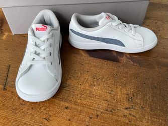 Brand NEW!!! Girls Puma Sneakers, Never Used, Kids Size 10