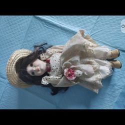 ANTIQUE PORCELINE DOLL