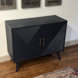 Walter Of Wabash Dinning Hutch 