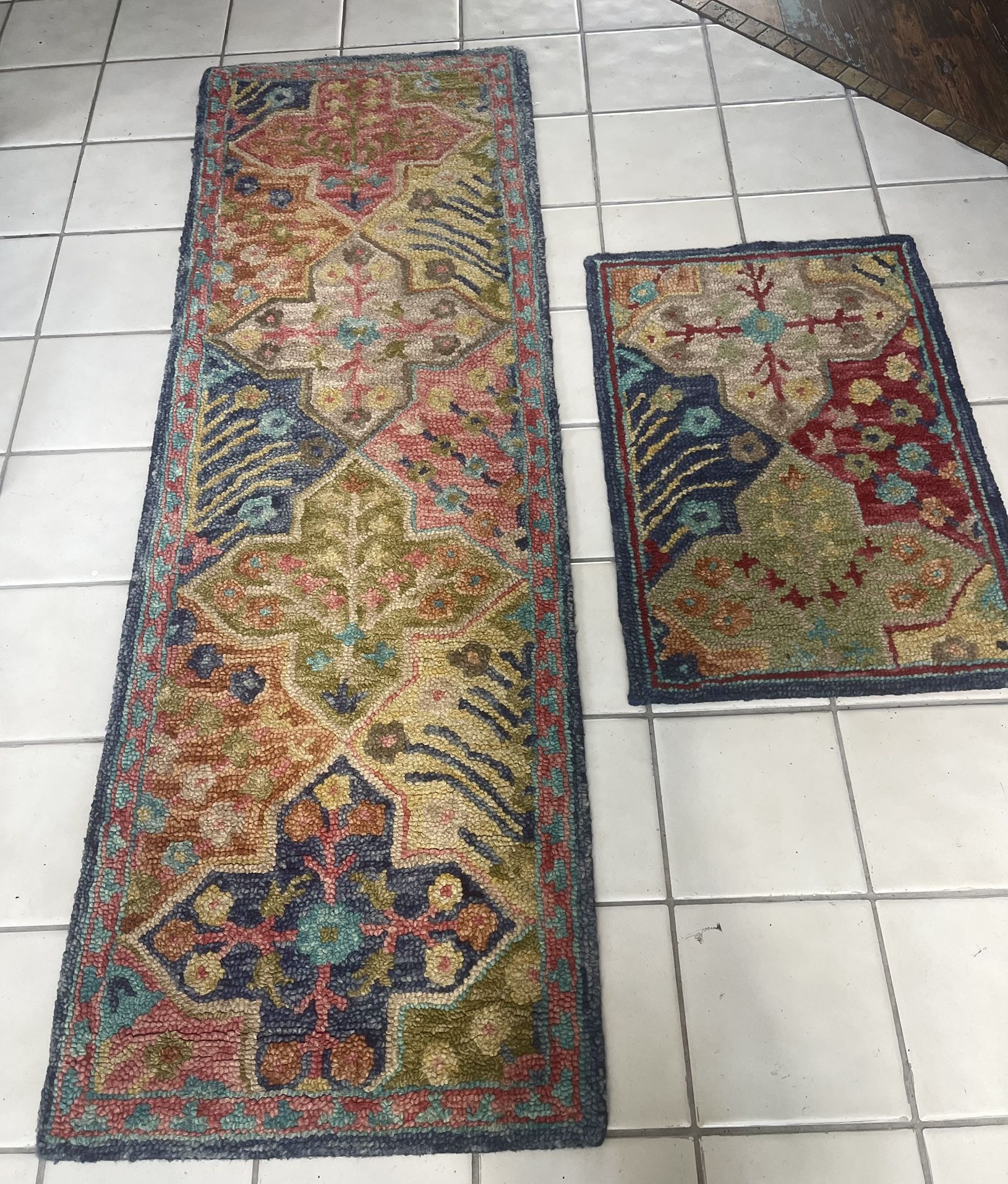 2 SAFAVIEH Runners %100 Wool Hand Knotted