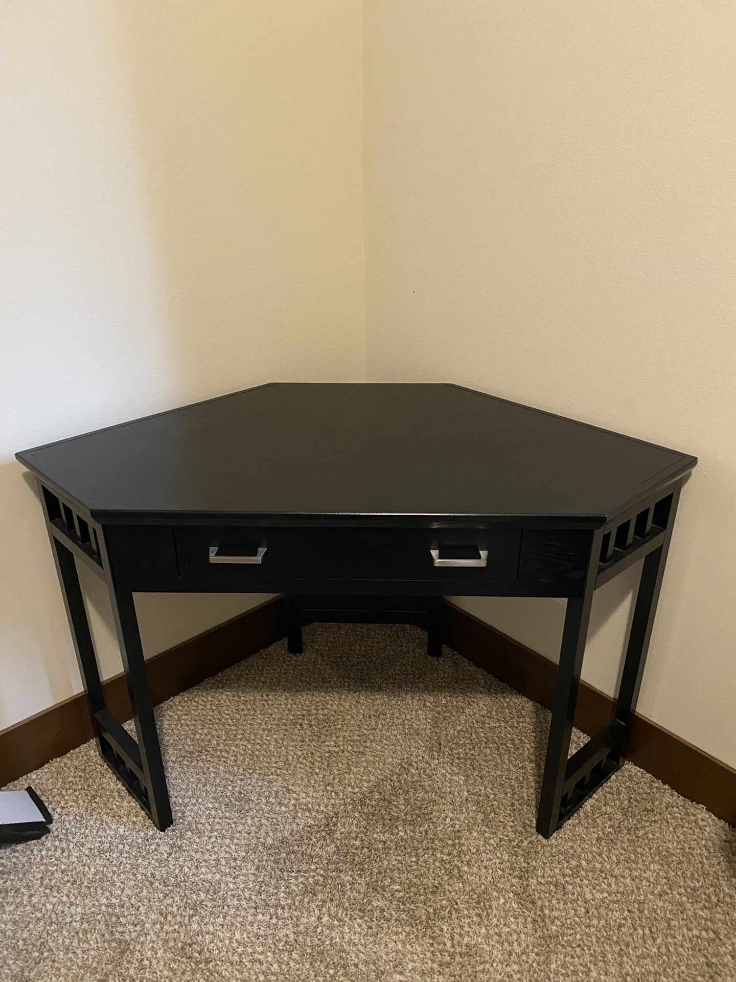 Small Corner Office Desk (Black)