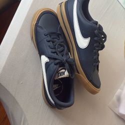 Navy Blue Nike Shoes 