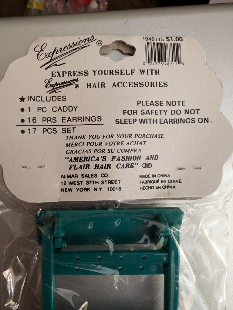5 Packs Containing 1 Ladder + 16 Prs Of Earrings For Girls.Great Gift Idea For Birthday Or Christmas