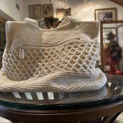 WORTHINGTON CROCHET CREAM BOHEMIAN PURSE