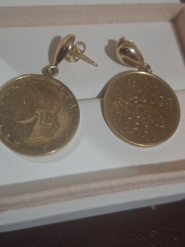 14kl Gold Excelente Estado Las Monedas Son De Valor No Oro.los Aretes Si