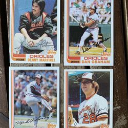 (8) 1982 Topps Baseball Cards