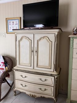 3 Piece French Vintage Style Bedroom Set