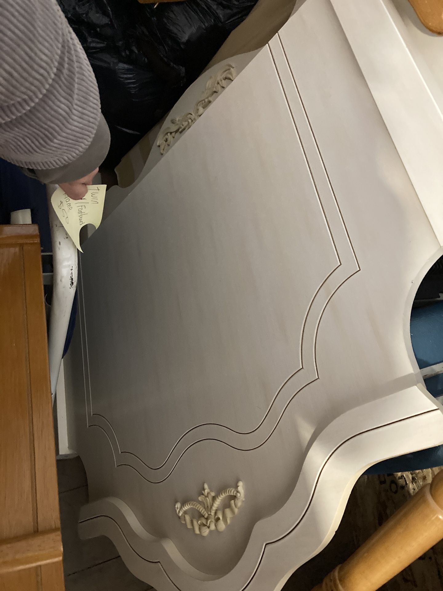 Twin Size Beautiful Head/footboard And Frame