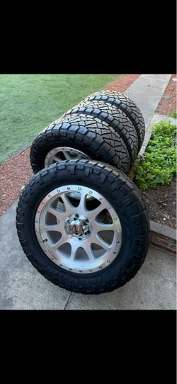 20 inches chevy Silverado wheels and tires