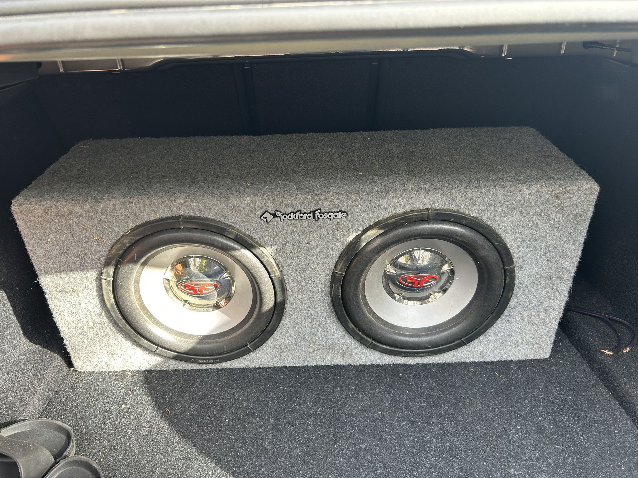 Dual 10in Rockford Fosgate Speaker