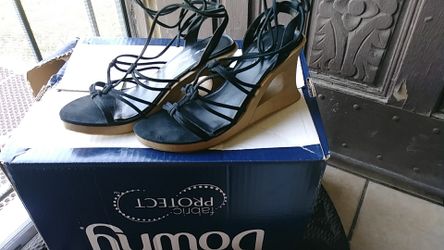 Black Wedge Heels size 10