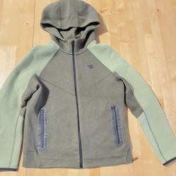 Green nike tech Large kids size