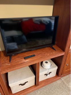 2 piece set cherry wood finish  Solid oak  Computer armor  Asking price is $550.00  Pick up in Powder Springs 30127